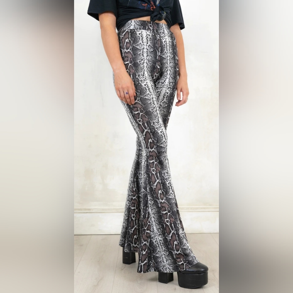 Hendrix Snake Flares